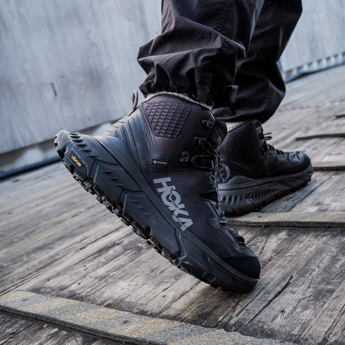 Game Changer HOKA ONE ONE's "Hovercraft" der TenNine Hike GTX